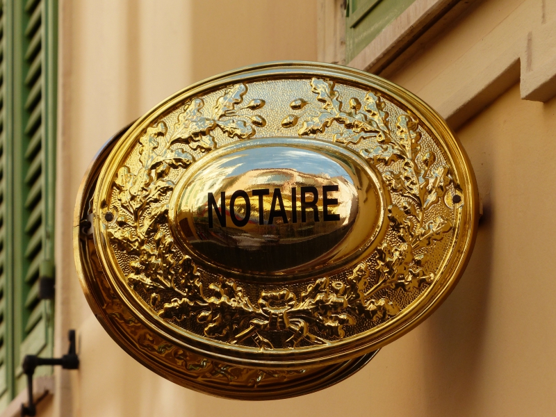 notaire-AURIBEAU SUR SIAGNE-min_advertising-golden-metal-money-lighting-brass-1013060-pxhere.com